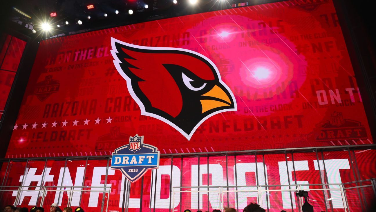 欧宝体育平台 - NFL暂停红雀高管涉赌政策违规行为：行业自律与合规风险全解析 - 欧宝体育平台